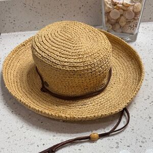 Scala Women’s Straw Hat Brown Leather adjustable Band chin strap Beach vacation